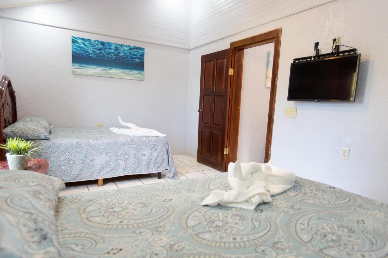 Sea Eye Hotel - Sunset Building Utila Luaran gambar